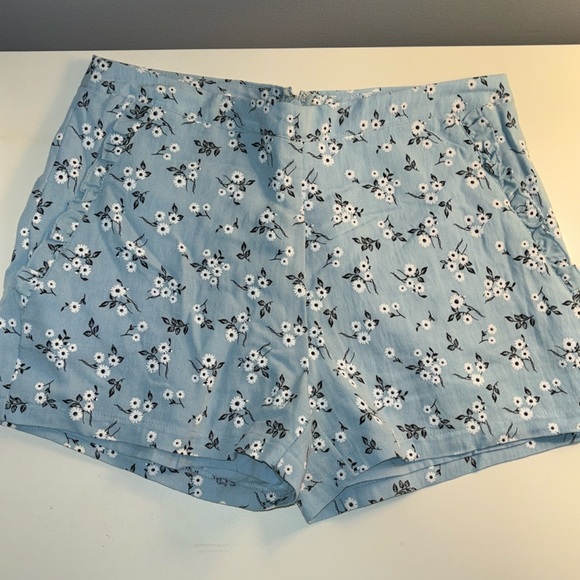 Flower Daisy Blue Shorts - Picture 1 of 2